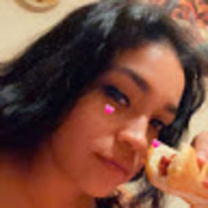 Meet your Posher, Yesenia